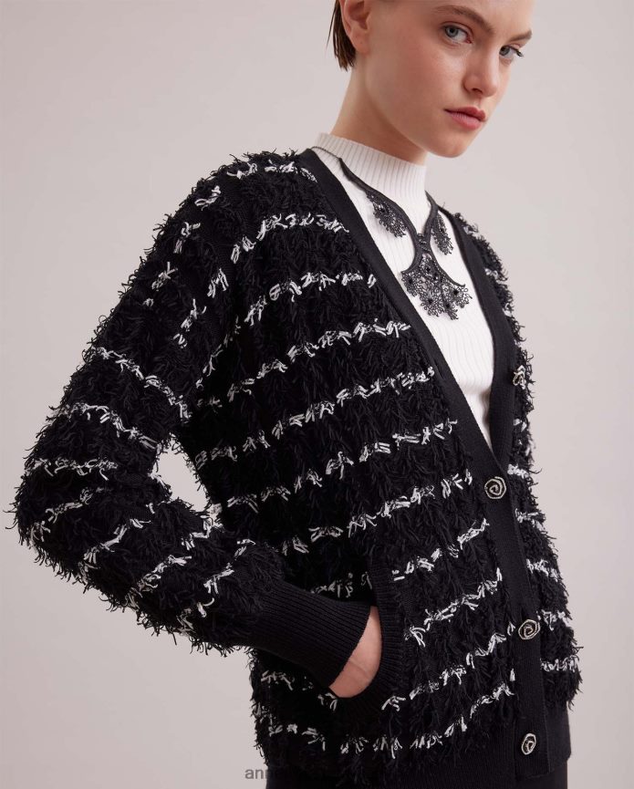 ملابس عبد اللطيف Anne Fontaine نحيف سترة Parnasse بأكمام طويلة ورقبة على شكل حرف V مع زخرفة مزخرفة أسود/أبيض T622DL478