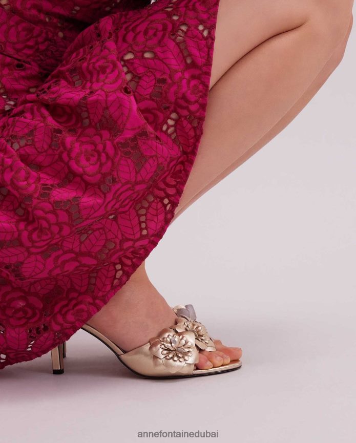 أحذية عبد اللطيف Anne Fontaine نحيف صندل جلدي بكعب البابونج مع زهور ثلاثية الأبعاد ذهب T622DL31