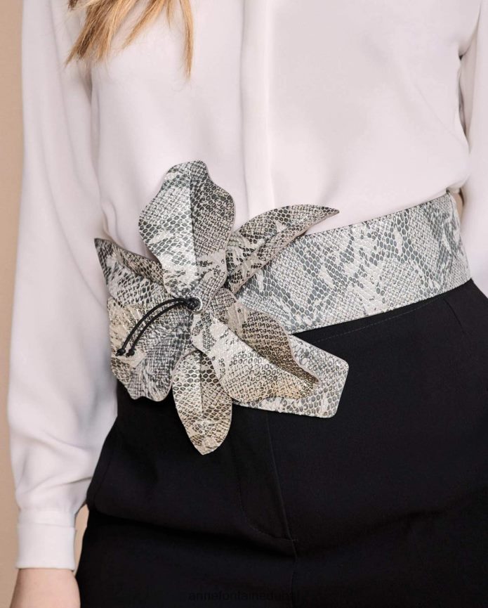 مُكَمِّلات عبد اللطيف Anne Fontaine نحيف حزام كاري بيث حزام عريض مع زهرة كبيرة الحجم موضوعة يدويًا رمادي T622DL663