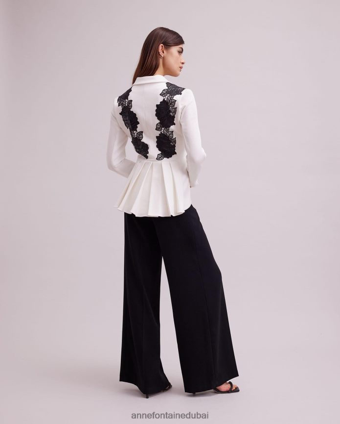 ملابس عبد اللطيف Anne Fontaine نحيف سترة Vorra سترة مصممة مع زخارف وردية من الجلد الصناعي أسود/أبيض T622DL457